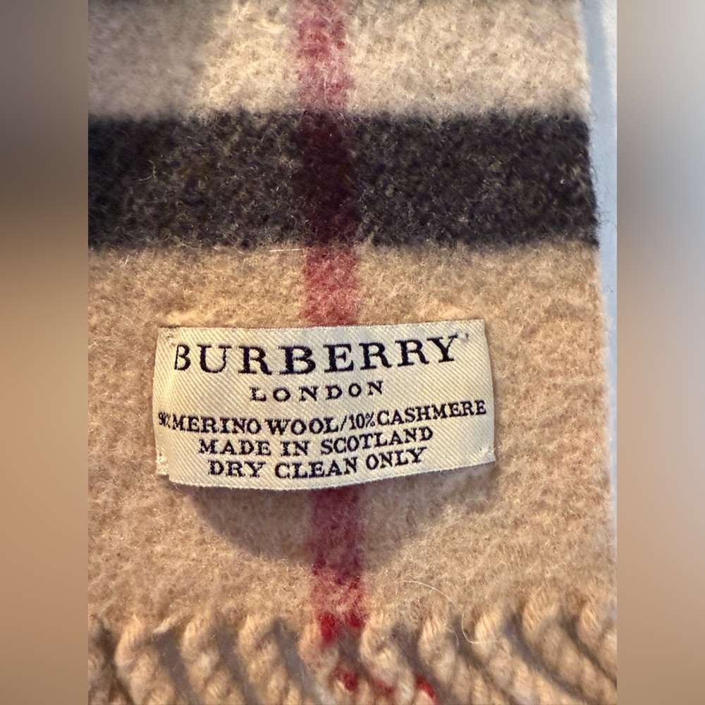 Burberry Beige Check Cashmere /wool blend unisex scarf - Picture 8 of 8